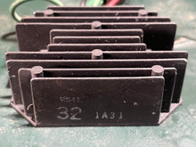 Charger l'image dans la galerie, f 80 100 hp Yamaha VOLTAGE REGULATOR RECTIFIER 67F-81960-12-00 four stroke 2002-2003
