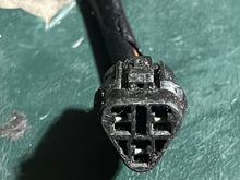 Cargar imagen en el visor de la galería, DT 90 100 150 175 200 225 hp Suzuki THROTTLE VALVE switch SENSOR 37810-87D13 two stroke 1987-1999
