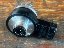 Load image into Gallery viewer, 225 200 hp Mercury Optimax AIR INJECTOR black 884595A01 8M0065916 8M6001743 8M6001743 two stroke DFI - compatible with some 1
