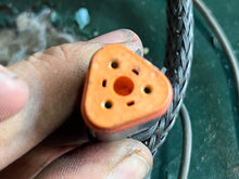 Cargar imagen en el visor de la galería, Evinrude e-Tec 586807 POWER TRIM CABLE &amp; RELAY two stroke
