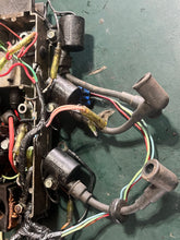 Charger l'image dans la galerie, 50 40 hp Yamaha Two Stroke STARTING MOTOR ASSY 1994-2007 6F5-81800-11-00, STARTER RELAY 6G1-81941-10-00, BRACKET 6H4-81822-02
