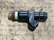 Cargar imagen en el visor de la galería, BF 150 - 250 hp Honda 16450-ZY6-003 THROTTLE BODY FUEL INJECTOR pre1997-2007+
