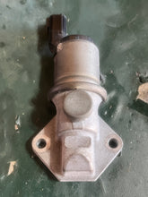 Charger l'image dans la galerie, DF 115 140 hp Suzuki intake IAC VALVE 18137-77E00 Four Stroke 2001-2021 some compatibility 90 100 hp

