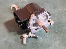 Load image into Gallery viewer, f 90 hp Yamaha CHECK VALVE BODY 67F-14860-00-00 fuel primer 2003-04 Four Stroke some 80 100 hp
