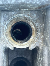 Cargar imagen en el visor de la galería, bf 200 225 hp Honda 04406-ZY3-611ZA xl 25” EXTENSION CASE midsection, 15220-ZY3-010 OIL STRAINER

