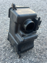 Charger l'image dans la galerie, BF 130 115 hp Honda MUFFLER CASE air box 17371-ZW5-000 four stroke 1999-up
