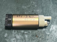 Cargar imagen en el visor de la galería, f 225 200 hp Yamaha 69J-13907-01-00 vst FUEL PUMP COMP interior &amp; FILTER 68V-13915-00-00 FOUR STROKE genuine
