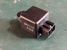 Charger l'image dans la galerie, f 225 hp Yamaha FUEL RELAY 8-pin 60E-81950-00-00 electrical FOUR STROKE 50-300hp
