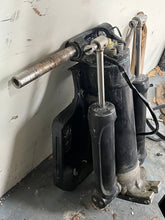Load image into Gallery viewer, sold local mar3-2026——350 hp Mercury Verado POWER TRIM ASSEMBLY 8M0118297 four stroke
