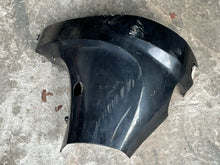 Charger l'image dans la galerie, DF 25 hp Suzuki 61821-95J01-0EP SIDE COVER with handle PORT 2006 twin v Four Stroke outboard
