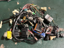 Load image into Gallery viewer, DF 30 25 hp Suzuki WIRING HARNESS 36610-94L41 four stroke 2016-2018

