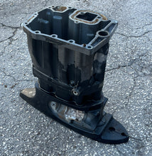 Charger l'image dans la galerie, DF 140 115 100 90 hp Suzuki 11501-90J04-0EP OIL PAN 20” DRIVE SHAFT HOUSING 52111-90J12-0EP 2002-2014
