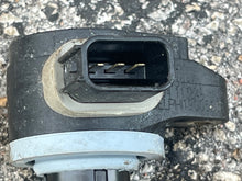 Cargar imagen en el visor de la galería, 115 hp Mercury pencil IGNITION COIL 8M0039809 880615T01 four stroke EFI some compatibility Verado 150-400 hp some 80 90 100 h
