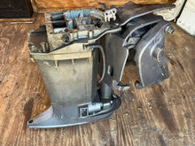 Cargar imagen en el visor de la galería, 150 200 hp Yamaha 25” MIDSECTION two stroke 2.6 hpdi 2000-2005 UPPER CASING 6E5-45111-23-8D SWIVEL 64E-43311-20-8D CLAMPS 64E
