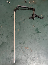 Charger l'image dans la galerie, 90 115 hp Johnson 0335815 Throttle arm SHAFT, 0438957 THROTTLE CAM &amp; ARM Assy 0335543, 0343978 roller arm HUB two stroke OIS 
