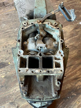 Charger l'image dans la galerie, 130 115 150 175 200 hp Yamaha 25” MIDSECTION SWIVEL 64E-43311-20-8D STEERING BRACKET 6E5-42510-B1-8D UPPER CASING 6E5-45111-2

