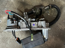 Charger l'image dans la galerie, 150 175 200 225 250 300 hp Yamaha 68F-14182-01-00 VST FLOAT CHAMBER COVER 60V-14182-01-00 PUMP LEAD WIRE 68F-82509-00-00 FUEL
