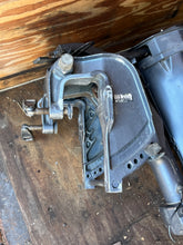 Cargar imagen en el visor de la galería, f 25 hp Yamaha MANUAL TILT MIDSECTION four stroke 15” SHORT SWIVEL 65W-43311-00-4D RECEIVER 66T-43350-01-00 UPPER CASING EXHA
