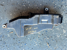 Cargar imagen en el visor de la galería, DF 140 115 hp Suzuki DUCT AIR SILENCER 13840-90J00 13810-90J01 four stroke 2001-2013 2013-2020 some 90 100 hp
