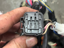 Cargar imagen en el visor de la galería, df 225 200 250 hp Suzuki WIRING HARNESS 36610-93J90 also 36610-93J91 four stroke - off 2006-07 model 2004-2011
