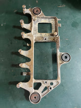 Cargar imagen en el visor de la galería, 90 85 75 hp Yamaha 688-85542-03-94 BRACKET cdi coil electrical Two Stroke 84-96
