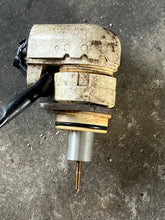 Cargar imagen en el visor de la galería, f 100 80 hp Yamaha 67F-14380-00-00 STARTER PRIMER carburetor Four Stroke 1999
