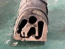 Charger l'image dans la galerie, f 115 90 80 75 hp Yamaha bottom cowling GROMMET 68V-42725-00-00 four stroke 2001-2016
