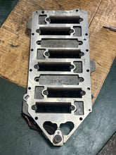 Cargar imagen en el visor de la galería, 200 hp Mercury DFI ADAPTOR PLATE KIT
855420A1 l, 6 - REED BLOCK 828623, 828558 1 - Encoder two stroke OPTIMAX 1997
