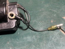 Load image into Gallery viewer, 115 - 225 hp Yamaha Ignition Coil CM 61-32, 1988 V6 1 eyelet 1 bullet cm61-32 6E5-85570-11-00
