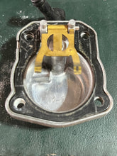 Charger l'image dans la galerie, DT 90 100 150 175 200 hp Suzuki 13400-87D12 STARTER VALVE pump 1987-1999 fuel primer V6 Two Stroke 13400-87D20 with  SOLENOID

