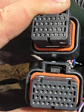 Cargar imagen en el visor de la galería, sold ebay feb2026——250 300 hp Yamaha WIRE HARNESS 60V-82590-71-00 HARNESS 2 6D0-8259M-20-00 two stroke HPDI 2005-2009 superse
