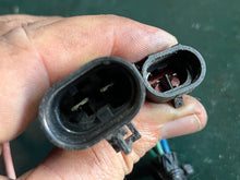 Cargar imagen en el visor de la galería, 200 225 250 300 hp Evinrude E-tec POWER TRIM RELAY 586767 0769081 two stroke compat 25-300 hp 0586767 CABLE &amp; RELAY
