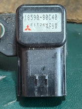 Cargar imagen en el visor de la galería, DF 40 50 hp Suzuki MAP PRESSURE SENSOR intake 18590-80C40 Evinrude 5030757 four stroke 1999-2009
