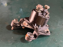 Charger l'image dans la galerie, 250 - 90 hp Evinrude Ficht 0985064 SOLENOID 985064 0346784 BRACKET electrical OEM two stroke
