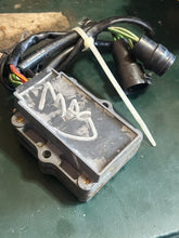 Load image into Gallery viewer, f 225 200 hp Yamaha 69J-81960-10-00 voltage RECTIFIER &amp; REGULATOR ASSY four stroke 2004-07 one rectangular connector
