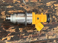 Charger l'image dans la galerie, 250 300 hp Yamaha HPDI FUEL INJECTOR 60V-13761-00-00 e7t25080 two stroke 2003-2009 some compatibility 200 225 hp cleaned
