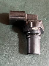 Load image into Gallery viewer, DF Suzuki CAM POSITIONING SENSOR CMP four stroke - mount on opposite side
