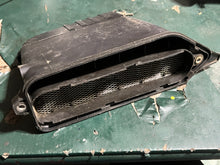 Cargar imagen en el visor de la galería, BF 50 40 30 25 hp Honda carb intake MUFFLER COVER airbox 17390-ZV5-010 four stroke
