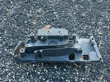 Cargar imagen en el visor de la galería, BF 250 175 hp Honda FRONT BRACKET, COVER 40154-ZY3-000ZA four stroke compatible 200 225 hp 2002-up
