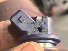 Load image into Gallery viewer, Mercury FUEL INJECTOR  804527 purple Two Stroke Optimax 115 - 250 hp
