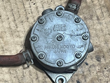 Charger l'image dans la galerie, DT 150 175 200 225 hp Suzuki FUEL PUMPS 15100-87D10 15200-87D10 two stroke EFI 1988-2000
