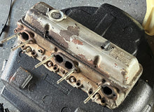 Cargar imagen en el visor de la galería, sold ebay aug2025——5.0 5.7 Liter OMC 1989 cylinder head #1 3853852 985431 Valve Cover 0986748 volvo
