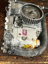 Cargar imagen en el visor de la galería, 225 250 300 hp Yamaha CAMSHAFT ASSY air compressor 60V-12170-00-00 with FUEL PUMPS 60V-13910-00-00 two stroke HPDI 2003-2010 
