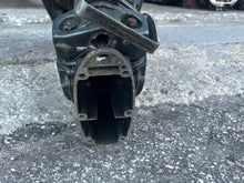 Cargar imagen en el visor de la galería, DT 25 30C hp Suzuki 15” MIDSECTION DRIVE SHAFT HOUSING short 52111-95D13-0ED UNDER COVER 61111-95D12-0ED SWIVEL 43111-96334-0
