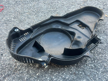 Cargar imagen en el visor de la galería, BF 130 115 hp Honda UPPER TIMING BELT COVER 11820-ZW5-010 four stroke 1999-up
