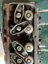 Cargar imagen en el visor de la galería, sold ebay aug2025——5.0 5.7 Liter OMC 1989 cylinder head #2 3853852 985431 Valve Cover 0986748 volvo
