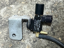 Load image into Gallery viewer, DF 175 150 hp Suzuki VACUUM SWITCHING CONTROL VALVE with bracket Intake 18117-93J00 four stroke 2006-2024 some 200 hp
