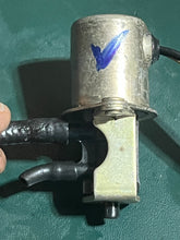 Cargar imagen en el visor de la galería, sold june2026——-135 150 175 200 hp Mercury XR2 FUEL ENRICHER VALVE Solenoid 42859A2 two stroke 1976-1999 may be compatible 90
