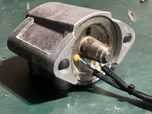 Cargar imagen en el visor de la galería, 90 hp Evinrude E-tec fuel injector strbd 5008826 &amp; 5007147 2008-2012 two stroke 5007433 5007432 353518
