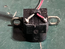 Charger l'image dans la galerie, DF 30 25 hp Suzuki IGNITION TIMING COIL 32160-94L00 four stroke 2015-2020
